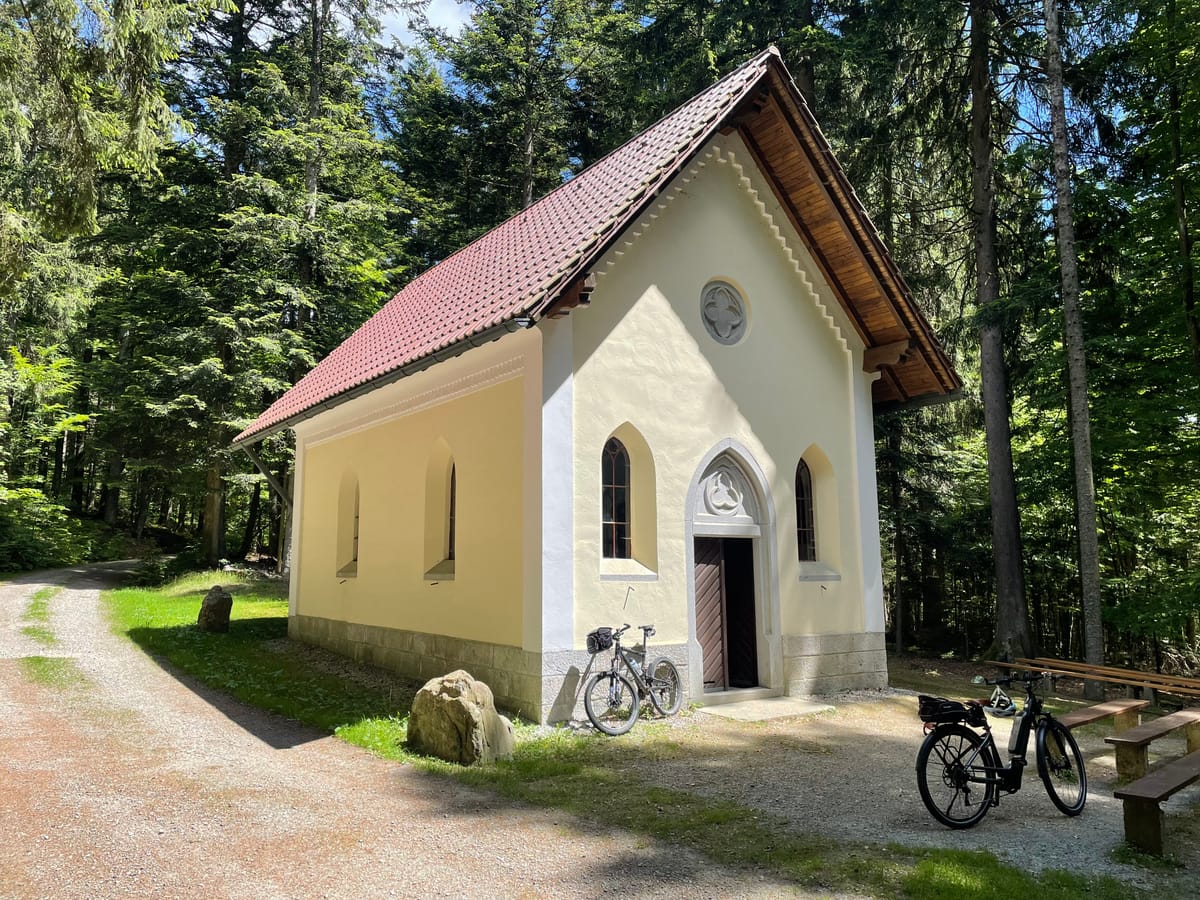 Kohlstattbrunn – versteckter Wallfahrtsort im Wald bei Grainet