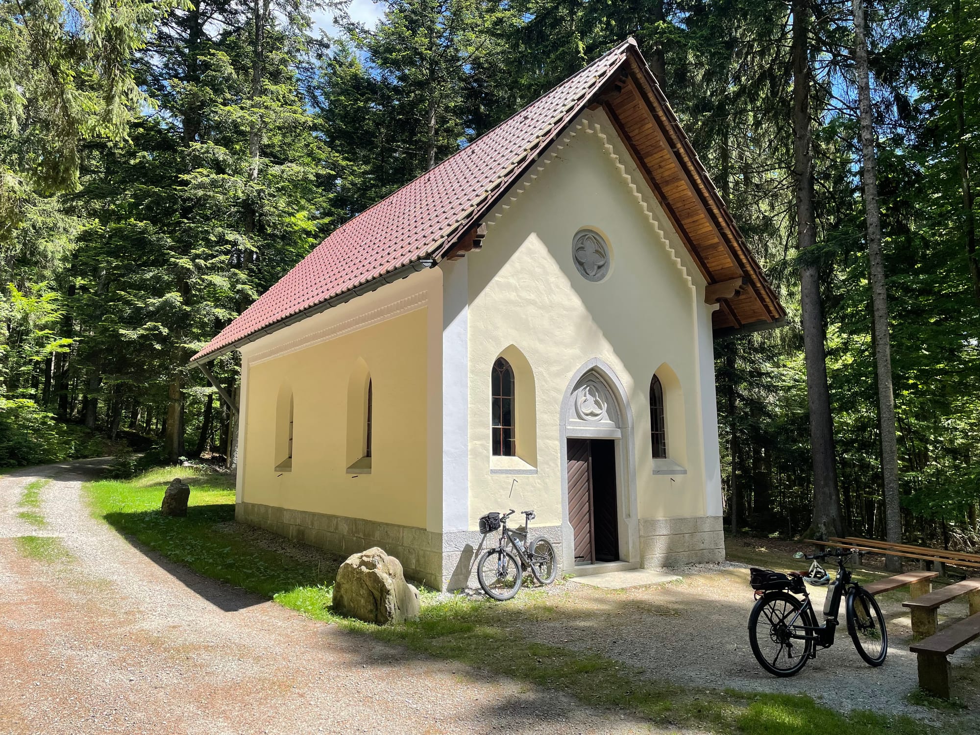 Kohlstattbrunn – versteckter Wallfahrtsort im Wald bei Grainet
